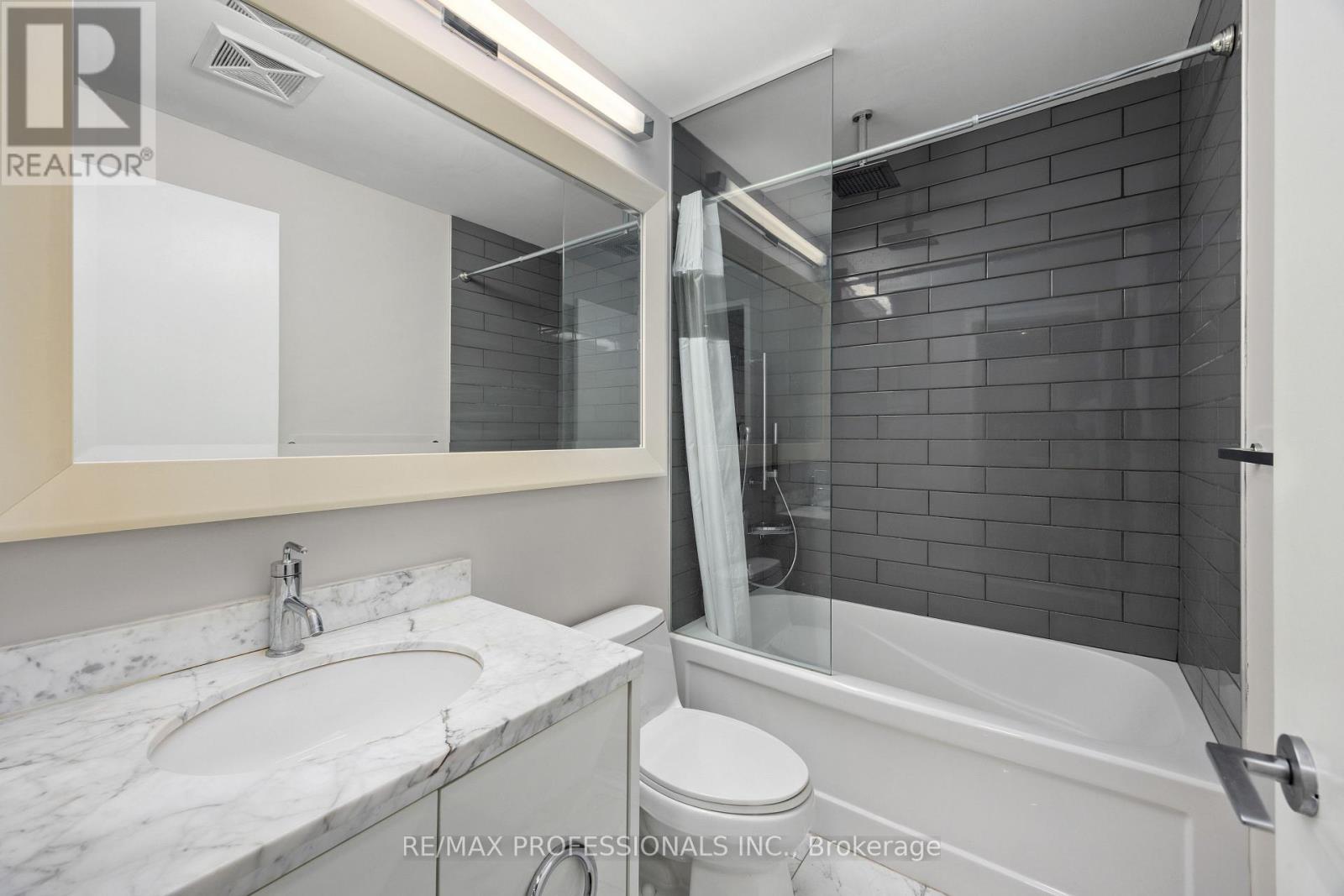1802 - 88 Park Lawn Road, Toronto, Ontario  M8Y 0B5 - Photo 15 - W12603888