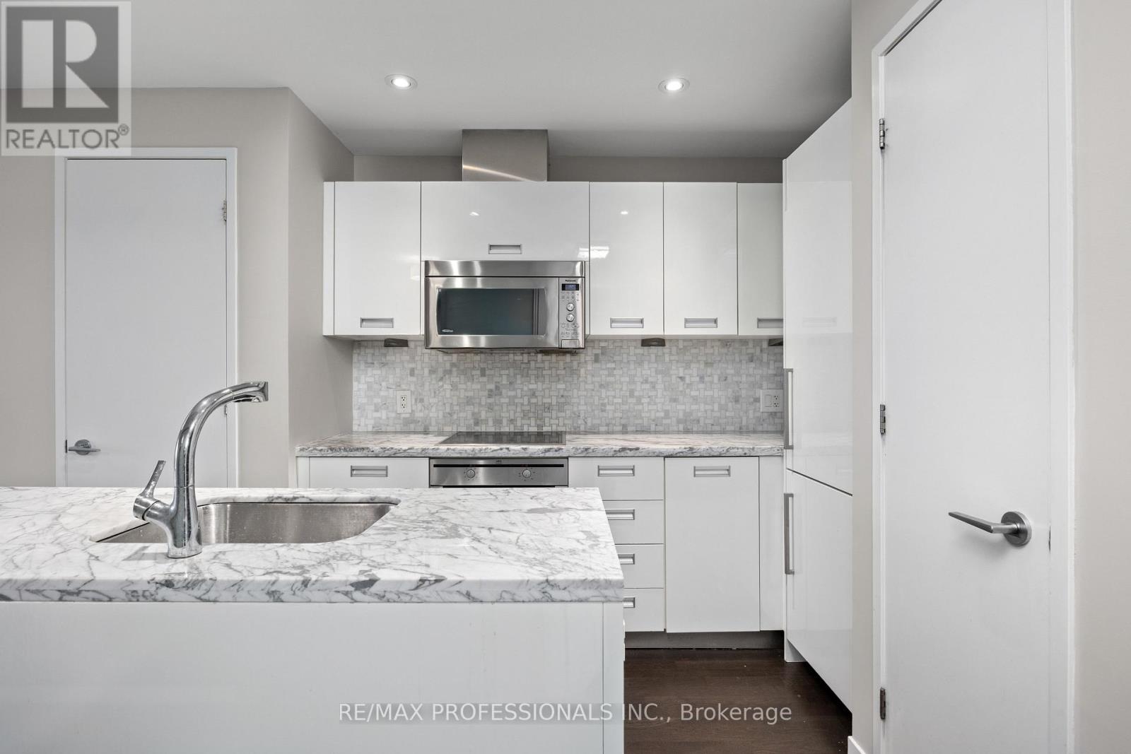 1802 - 88 Park Lawn Road, Toronto, Ontario  M8Y 0B5 - Photo 9 - W12603888