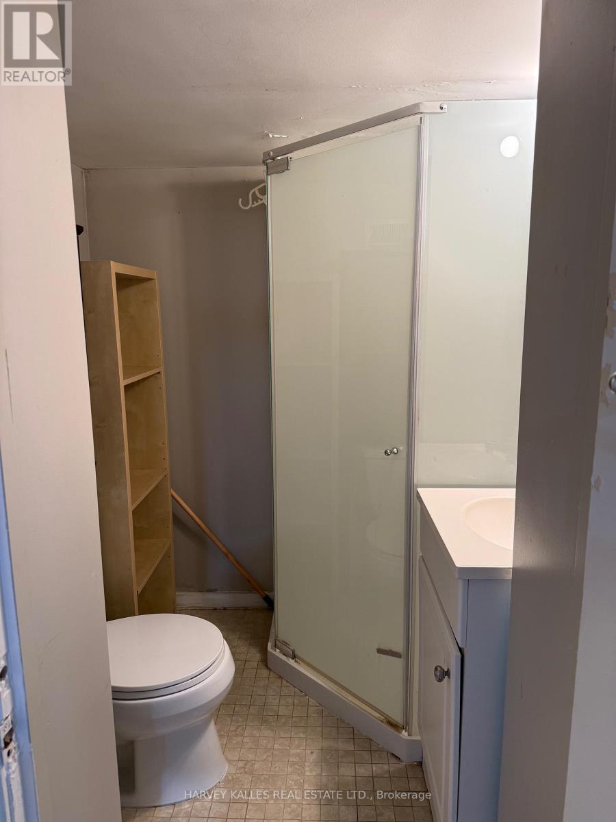 Lower - 473 Whitemore Avenue, Toronto, Ontario  M6E 2N6 - Photo 6 - W12603926