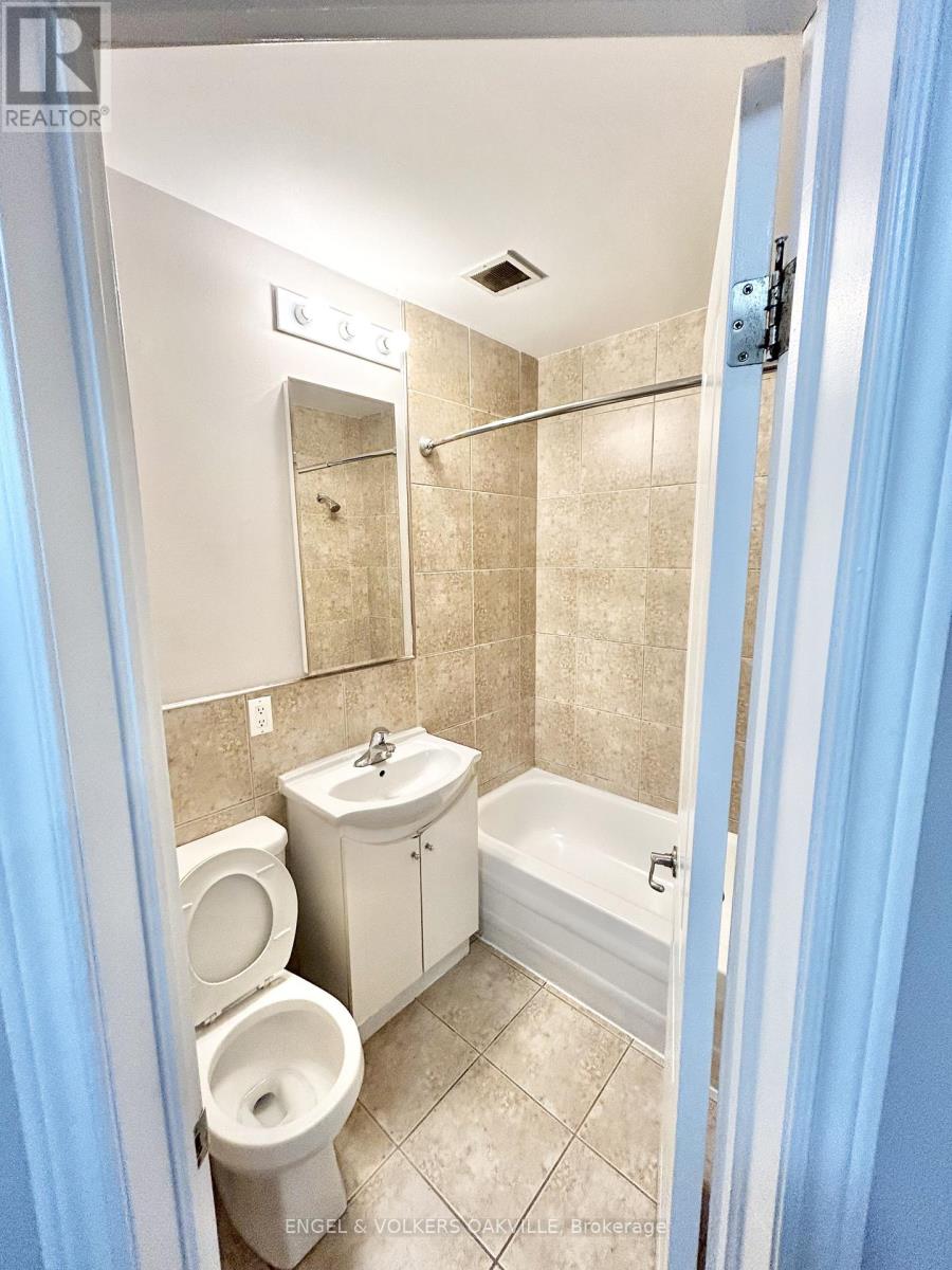 32 - 90 Twenty Fifth Street, Toronto, Ontario  M8V 3P9 - Photo 5 - W12604012