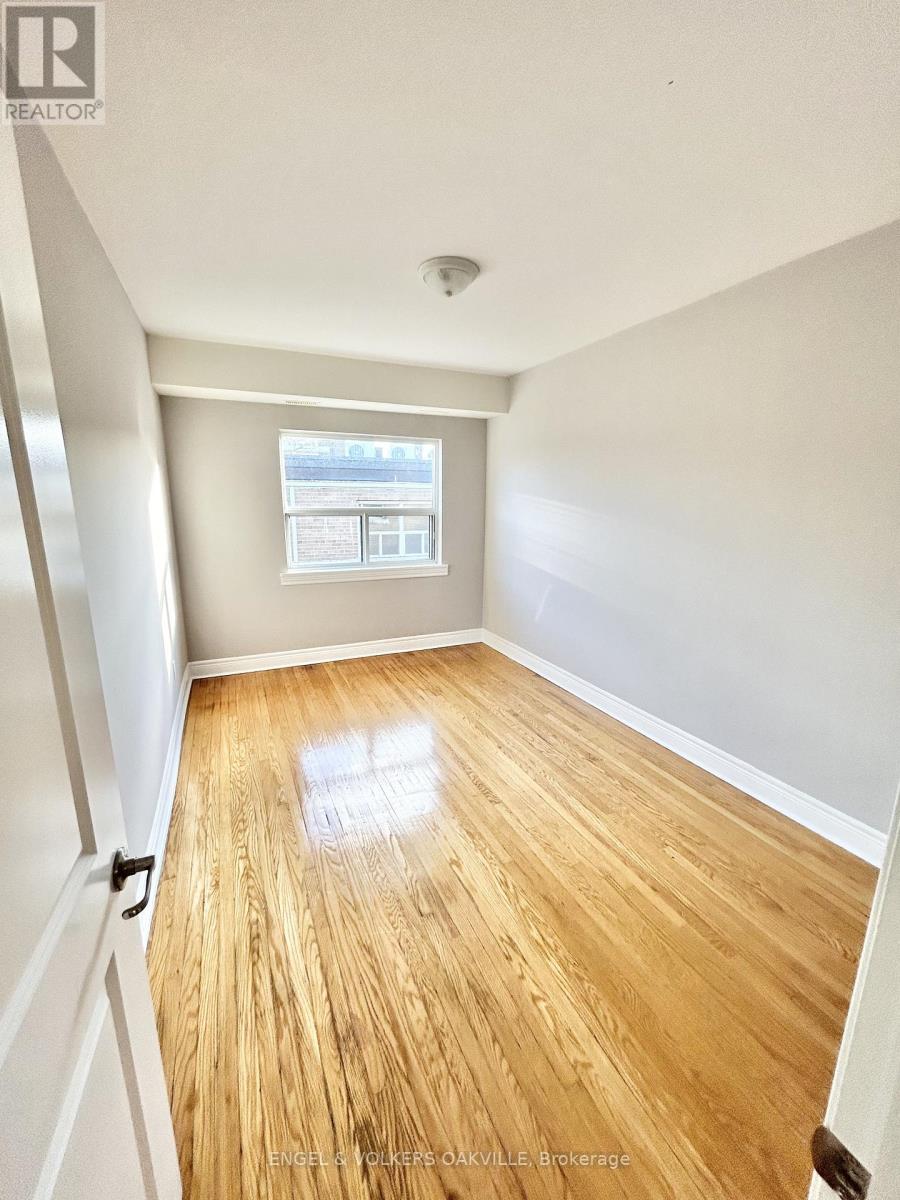 303 - 11 Thirty Third Street, Toronto, Ontario  M8W 3G7 - Photo 6 - W12604024