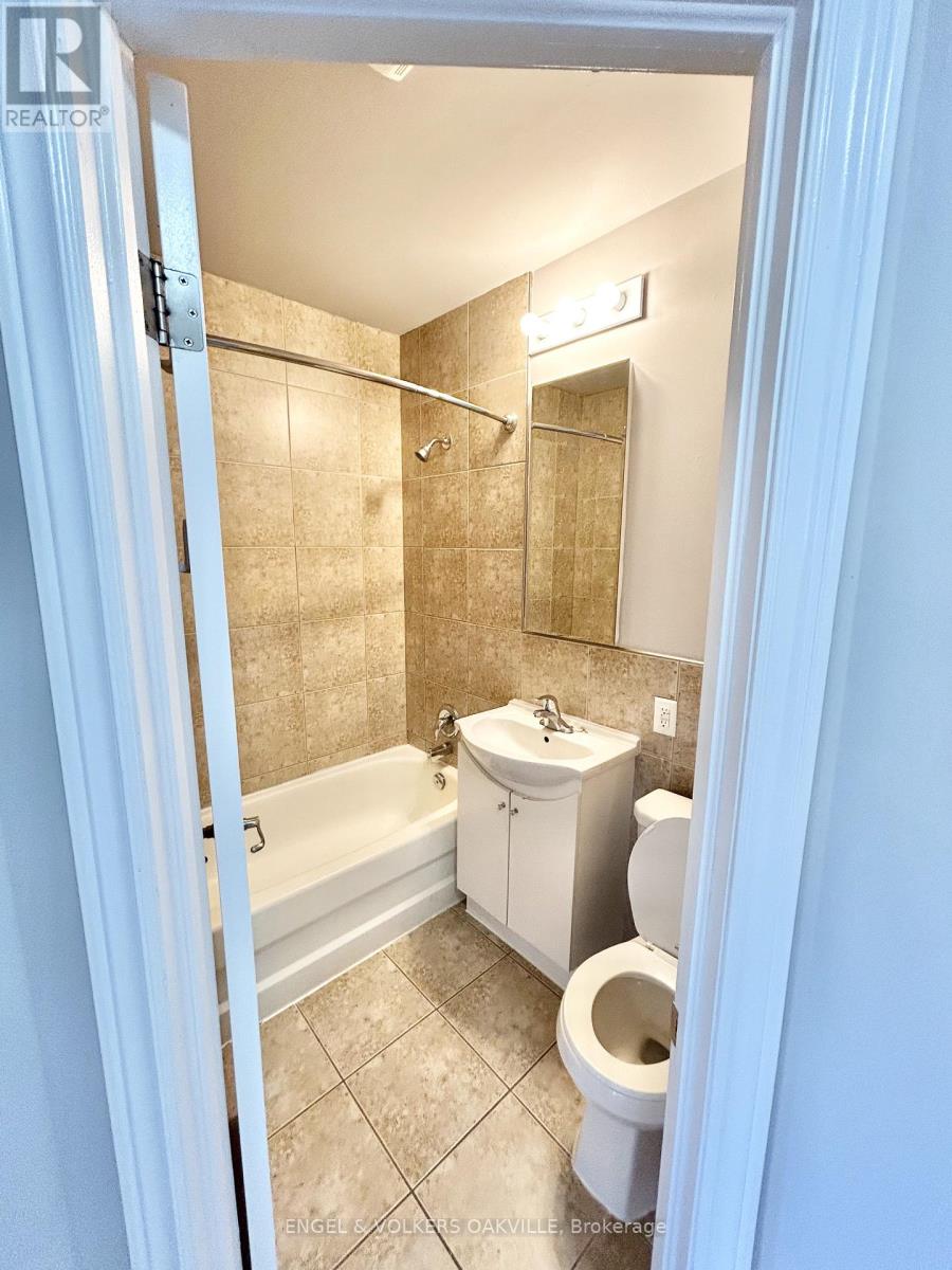 303 - 11 Thirty Third Street, Toronto, Ontario  M8W 3G7 - Photo 7 - W12604024