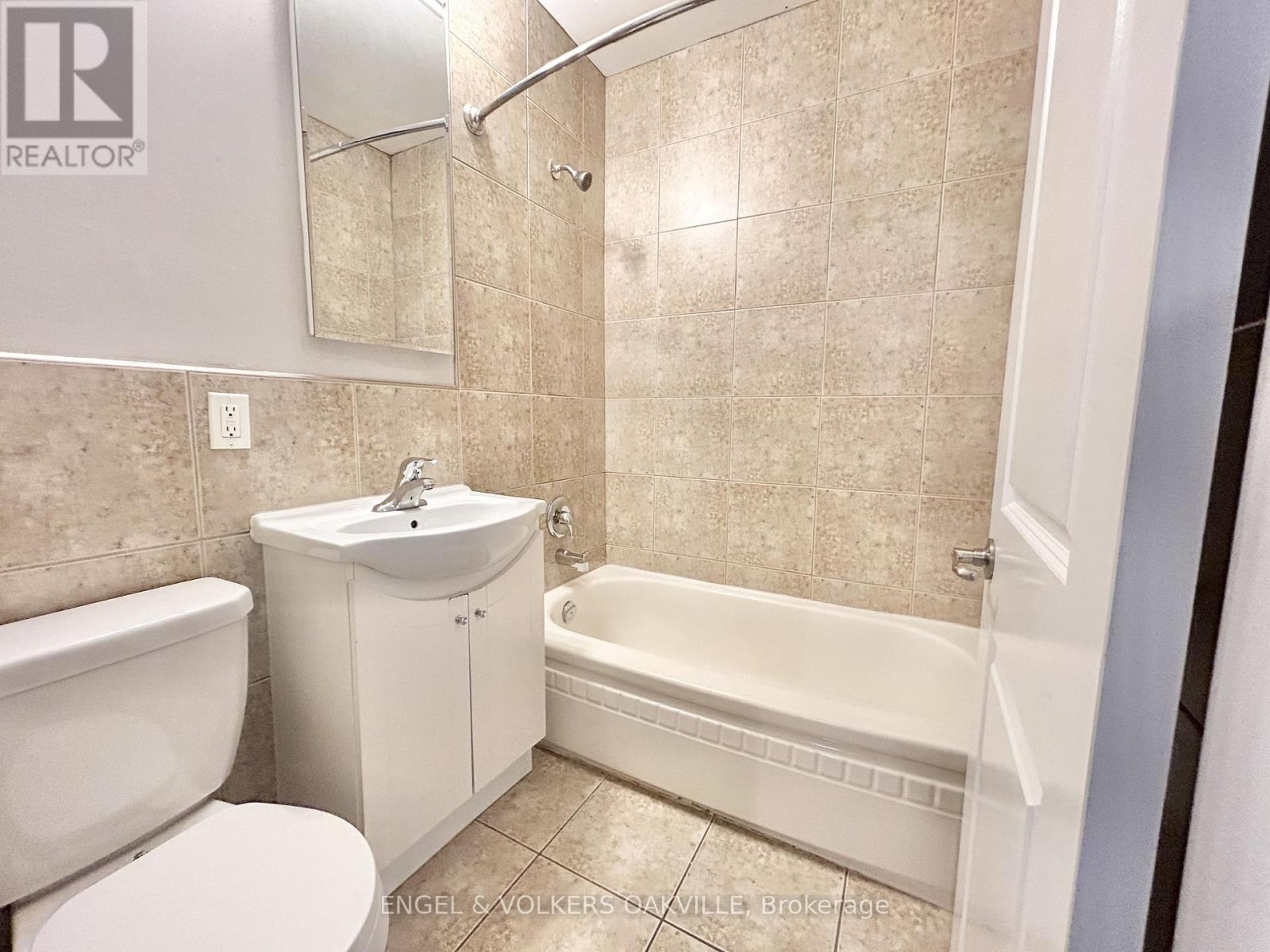 304 - 11 Thirty Third Street, Toronto, Ontario  M8W 3G7 - Photo 6 - W12604028