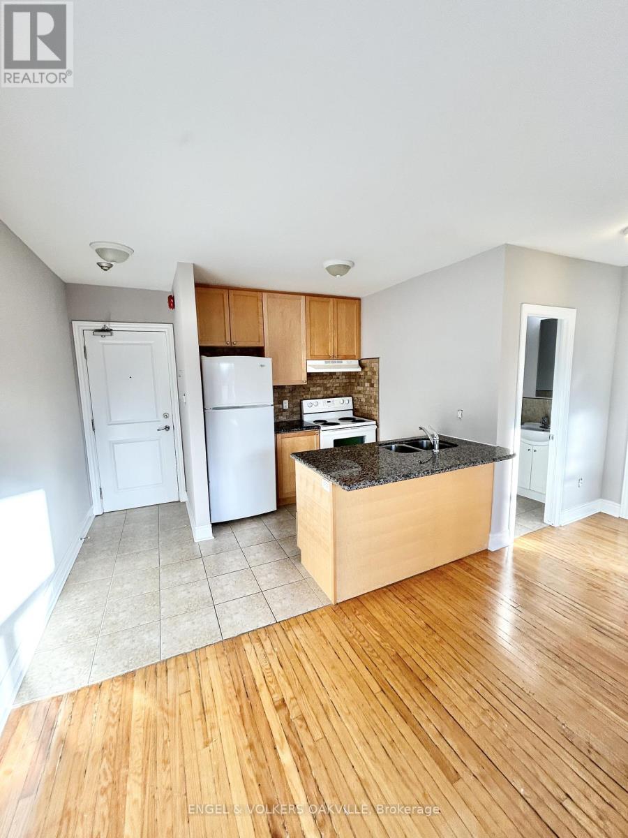 301 - 15 THIRTY THIRD STREET, Toronto, Ontario