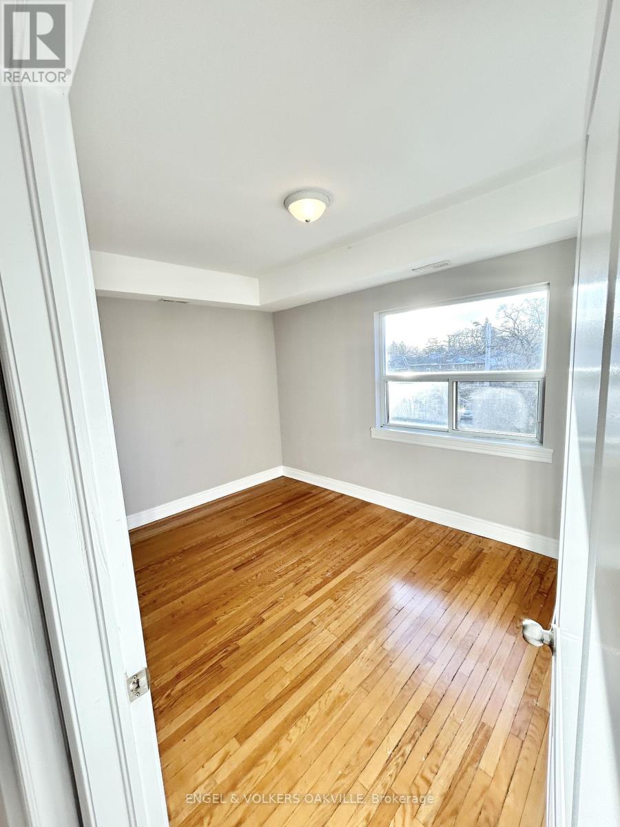 301 - 15 Thirty Third Street, Toronto, Ontario  M8W 3G7 - Photo 5 - W12604034