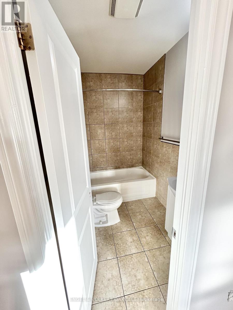 301 - 15 Thirty Third Street, Toronto, Ontario  M8W 3G7 - Photo 7 - W12604034