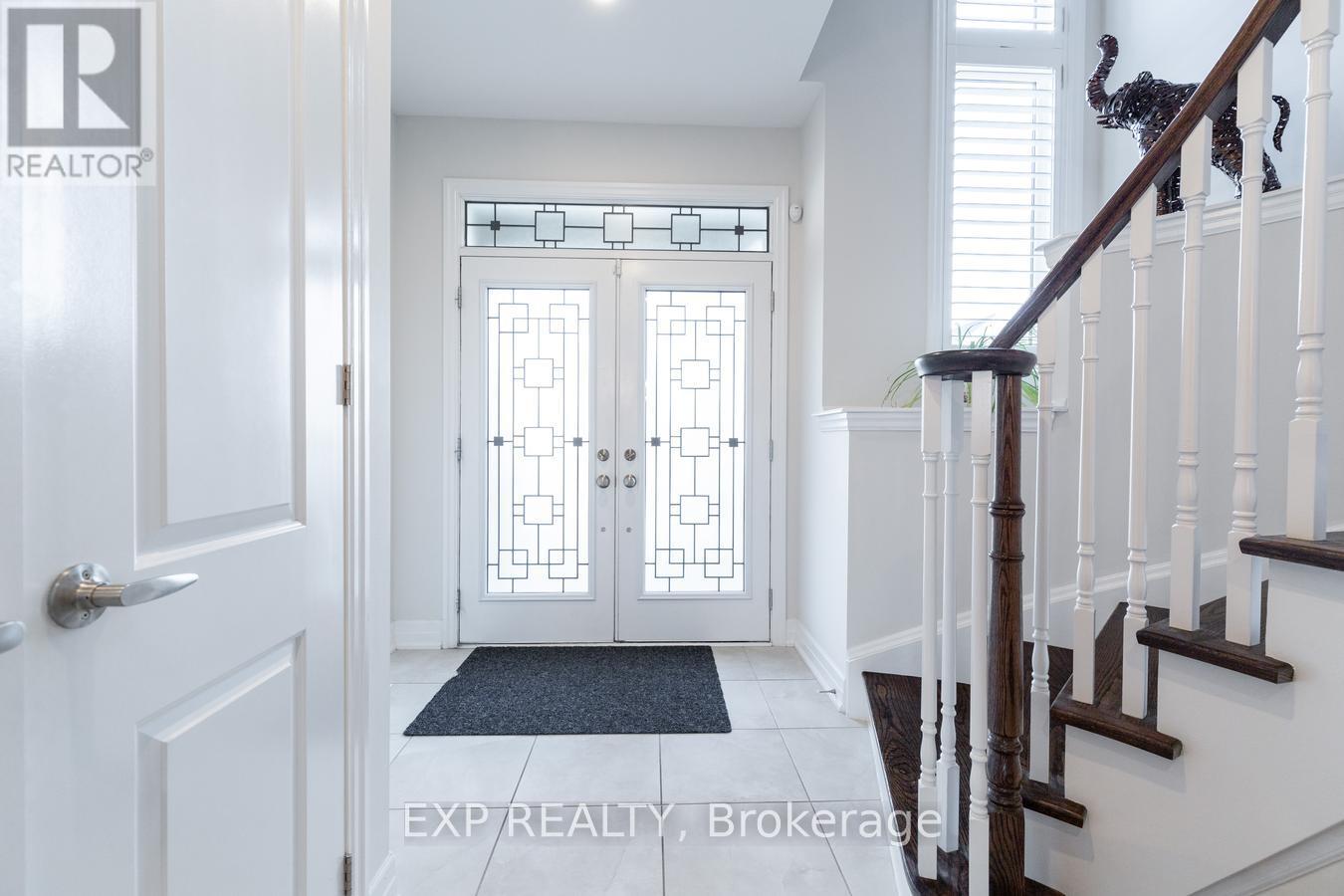 Upper - 8 Bannister Crescent, Brampton, Ontario  L7A 4H6 - Photo 2 - W12604058
