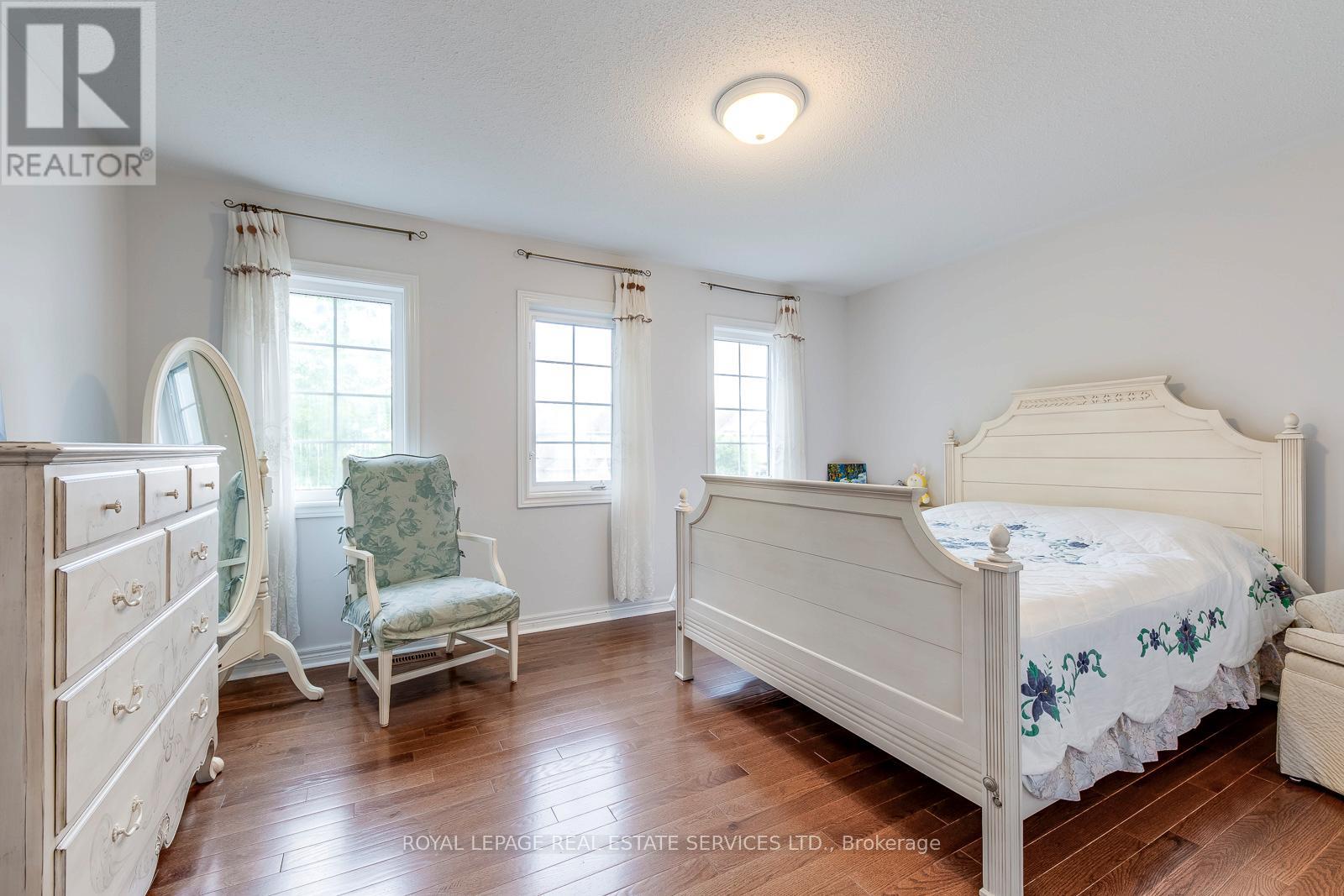 157 Creek Path Avenue, Oakville, Ontario  L6L 6T3 - Photo 32 - W12604068