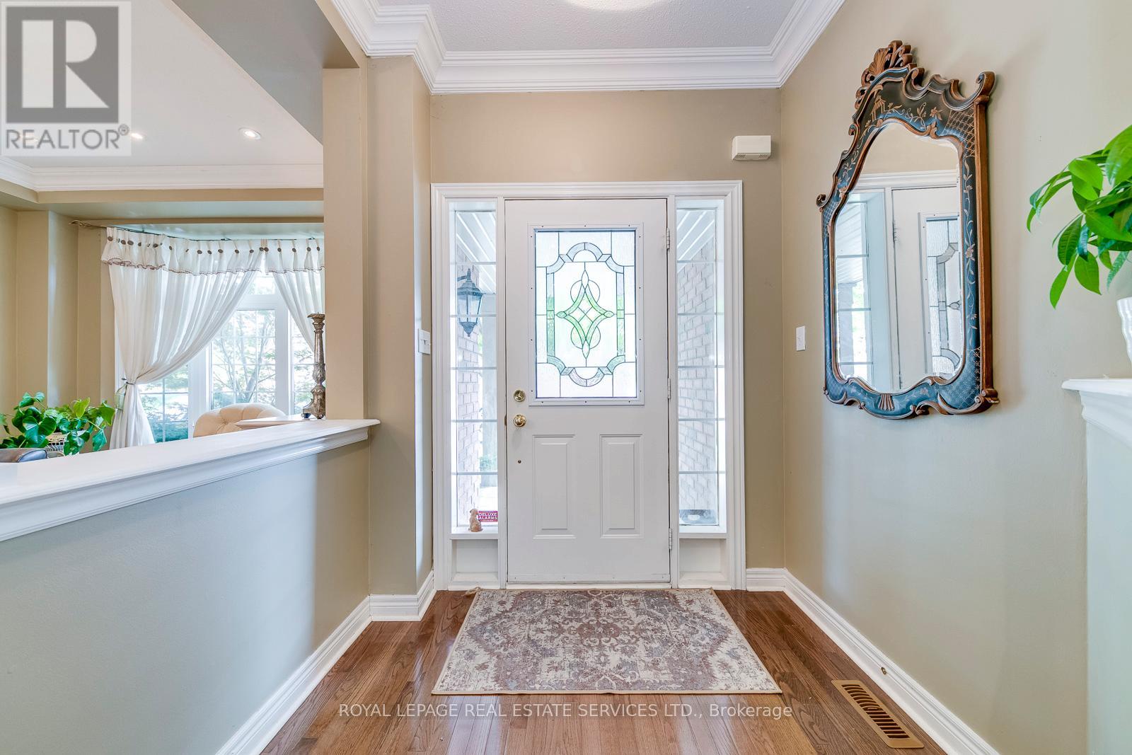 157 Creek Path Avenue, Oakville, Ontario  L6L 6T3 - Photo 4 - W12604068