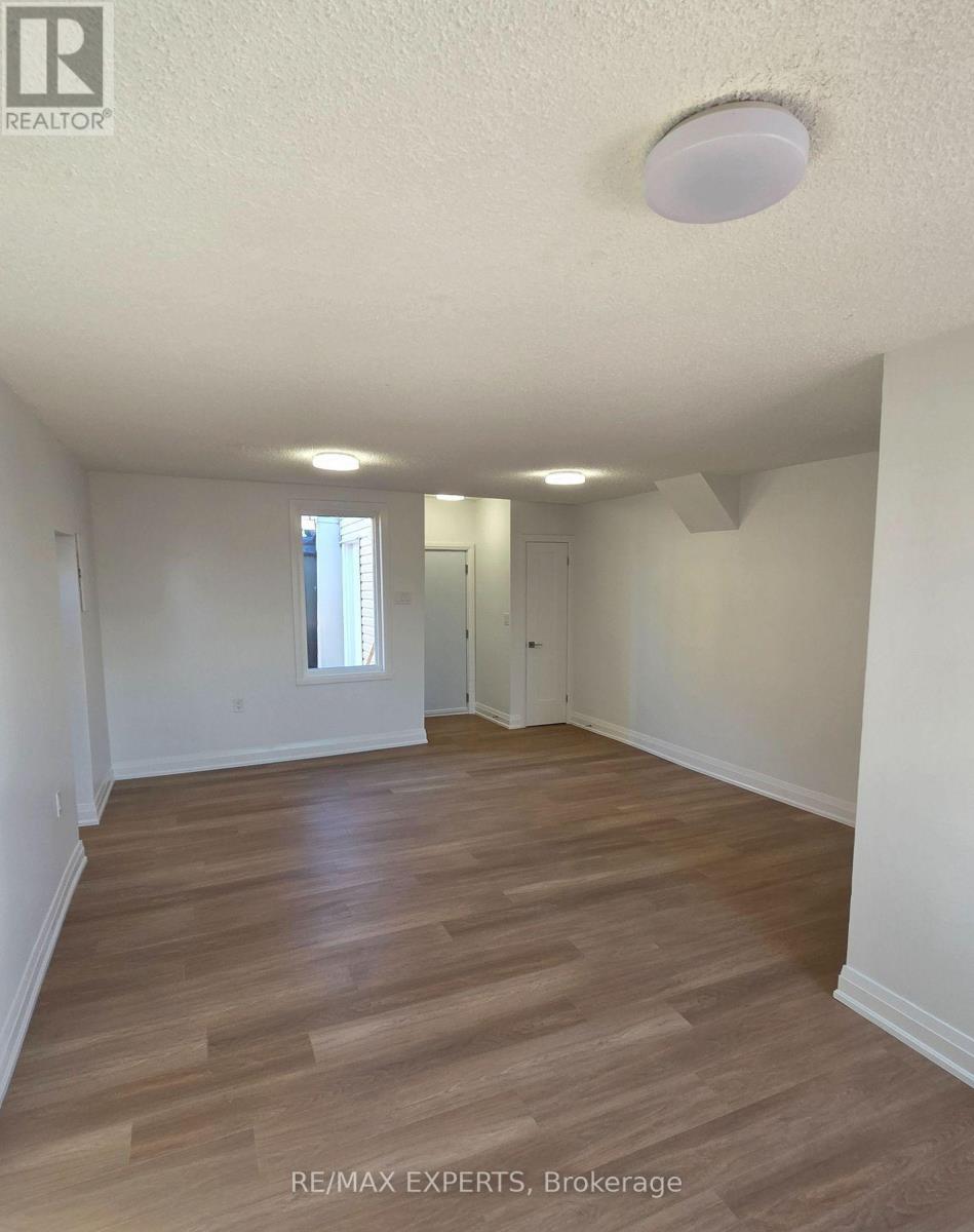 78b - 76 Lakeshore Road E, Mississauga, Ontario  L5G 1E1 - Photo 2 - W12604088