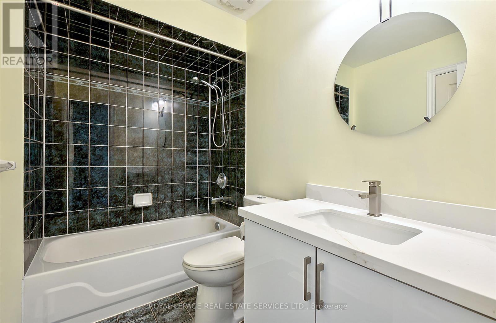 57 Westfield Trail, Oakville, Ontario  L6H 6C5 - Photo 13 - W12604092