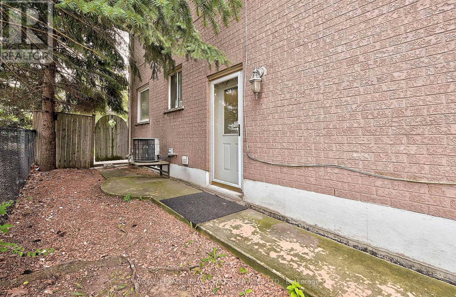 57 Westfield Trail, Oakville, Ontario  L6H 6C5 - Photo 19 - W12604092