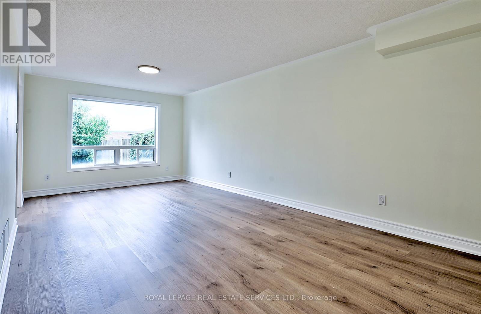 57 Westfield Trail, Oakville, Ontario  L6H 6C5 - Photo 4 - W12604092