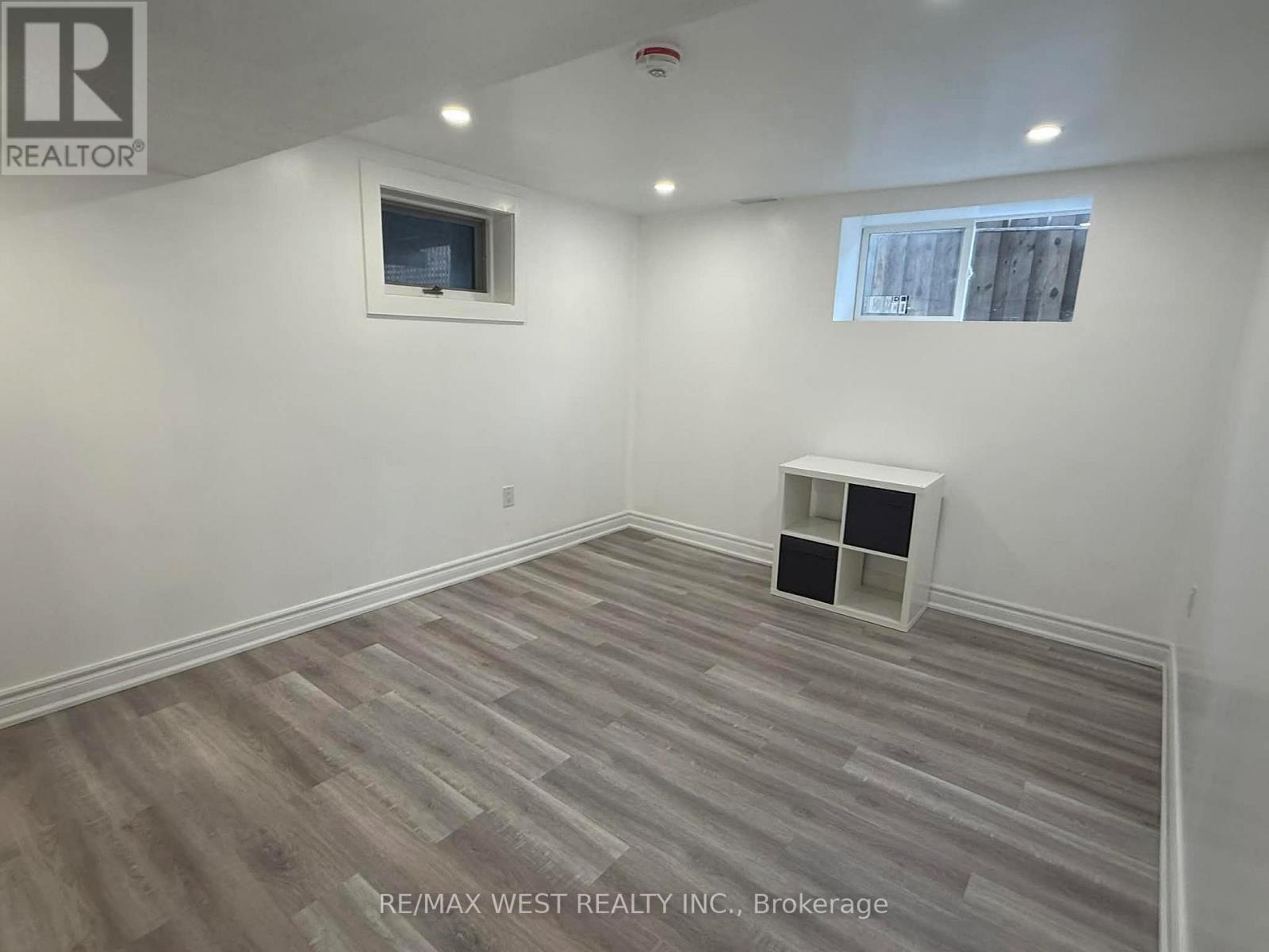 132 Meadowbank Road, Toronto, Ontario  M9B 5E4 - Photo 6 - W12604096