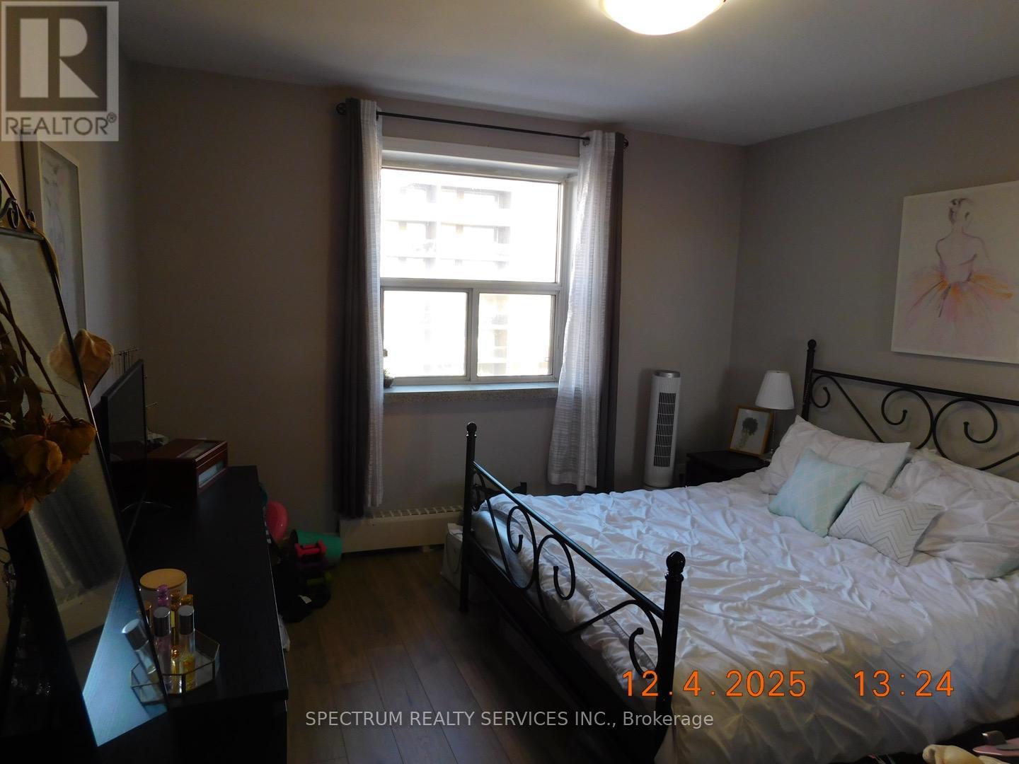 808 - 3320 Fieldgate Drive, Mississauga, Ontario  L4X 2J2 - Photo 11 - W12604122
