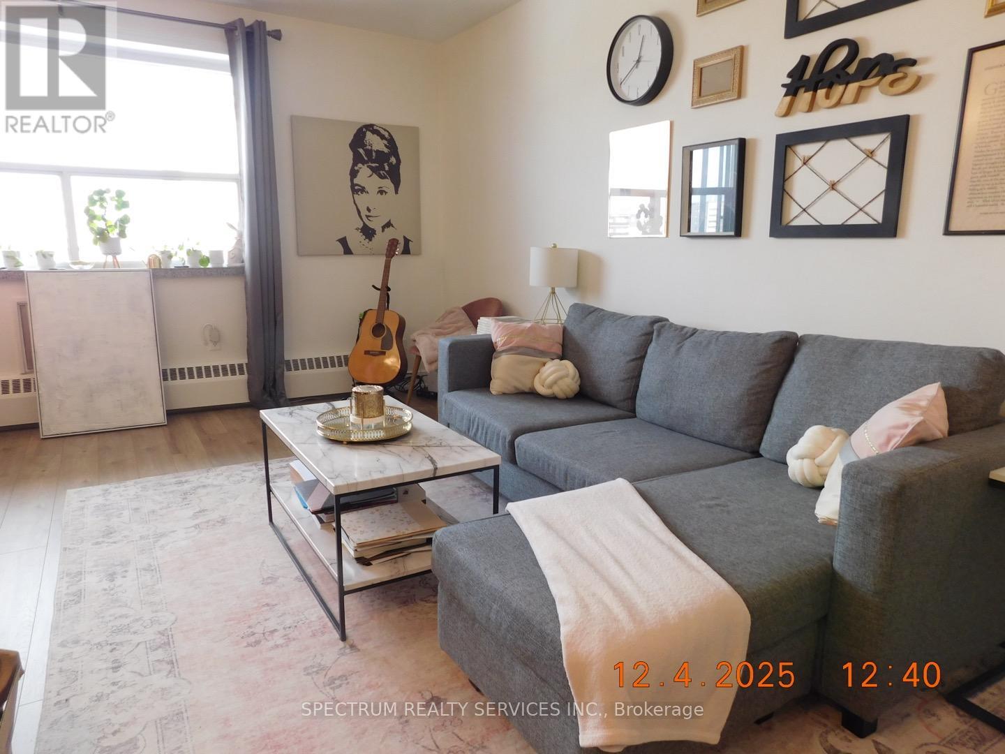 808 - 3320 Fieldgate Drive, Mississauga, Ontario  L4X 2J2 - Photo 2 - W12604122