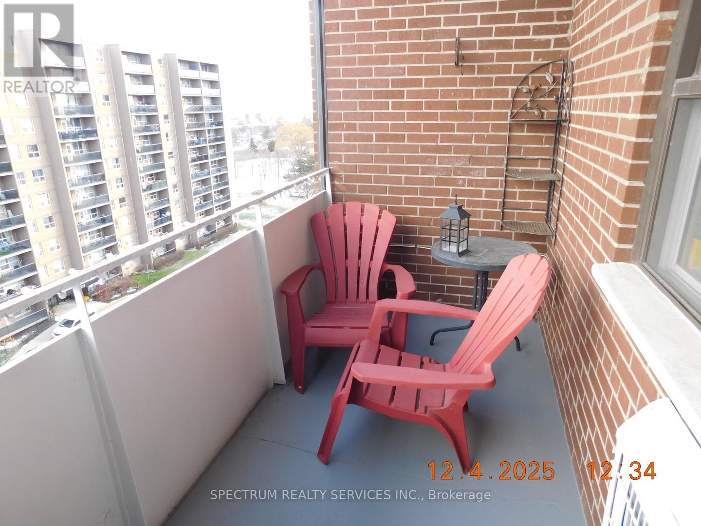 808 - 3320 Fieldgate Drive, Mississauga, Ontario  L4X 2J2 - Photo 9 - W12604122