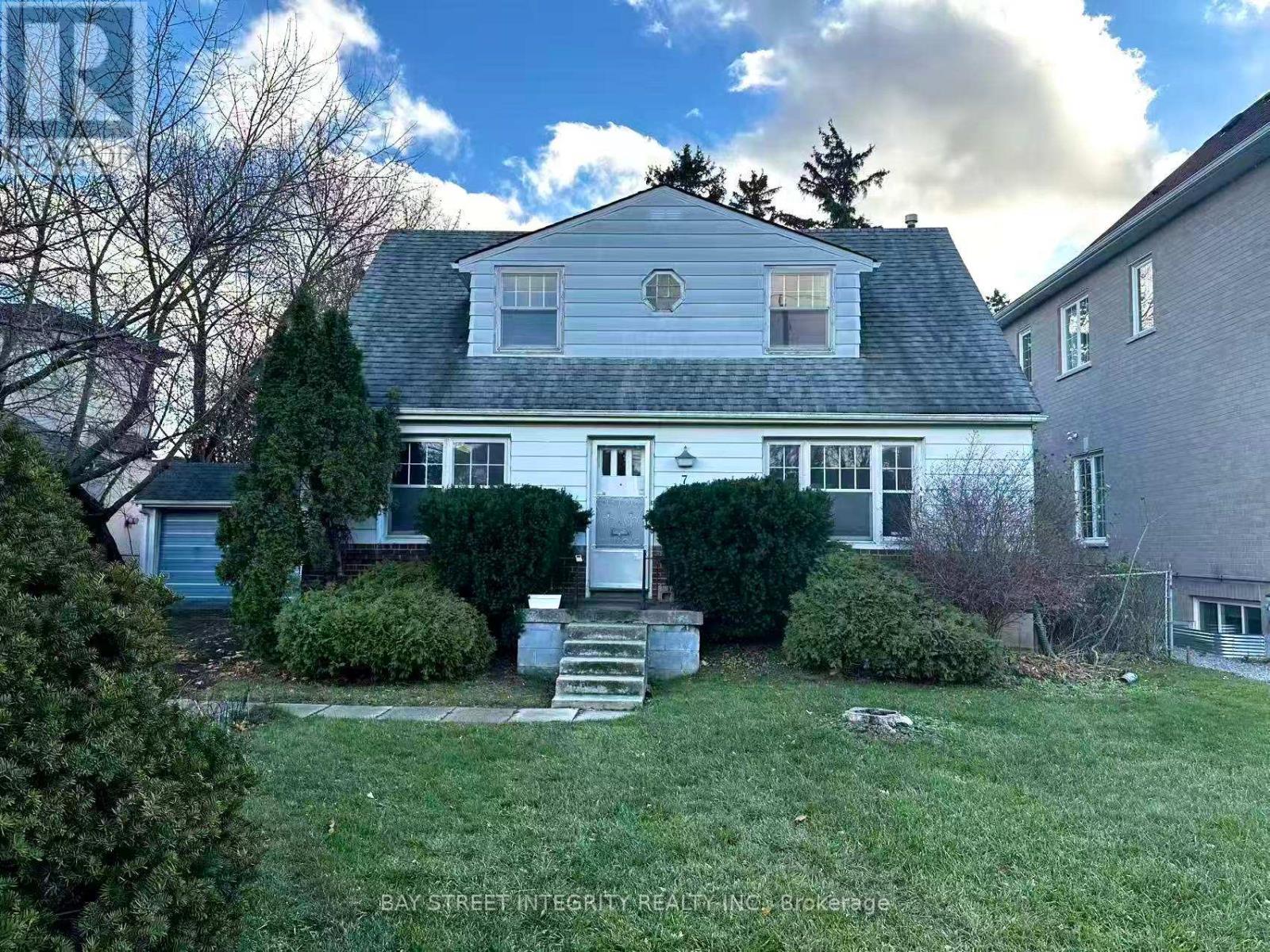 7 DEVONDALE AVENUE, Toronto, Ontario