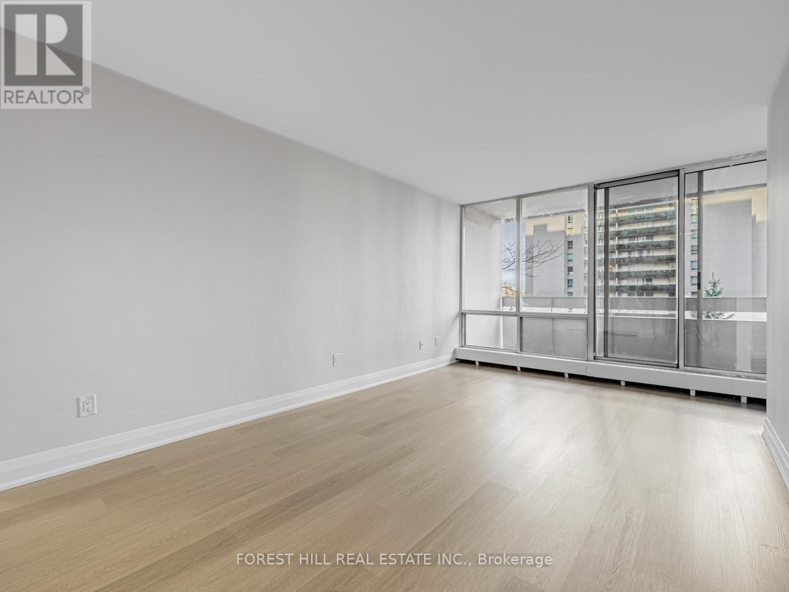 416 - 377 Ridelle Avenue, Toronto, Ontario  M6B 1K2 - Photo 10 - W12602520