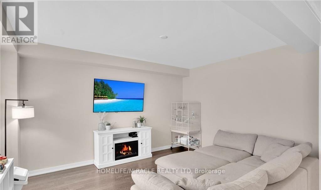 99 Sunflower Crescent, Thorold, Ontario  L3B 0E9 - Photo 4 - X12462505