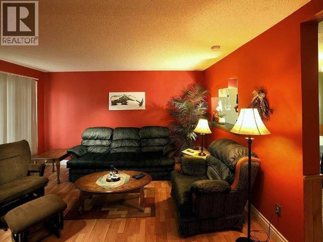 148 & 150 Dawson Drive, Faro, Yukon  Y0B 1K0 - Photo 20 - 17002