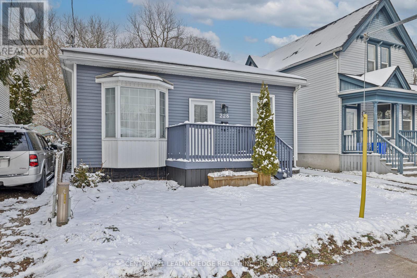 228 South Street, London East, Ontario  N6B 1B4 - Photo 2 - X12603940