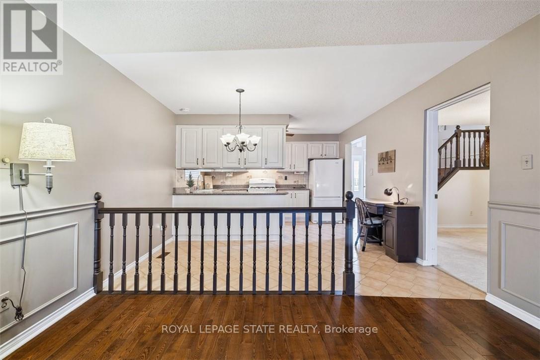 10 Finch Place, Hamilton, Ontario  L9A 5C3 - Photo 13 - X12604026