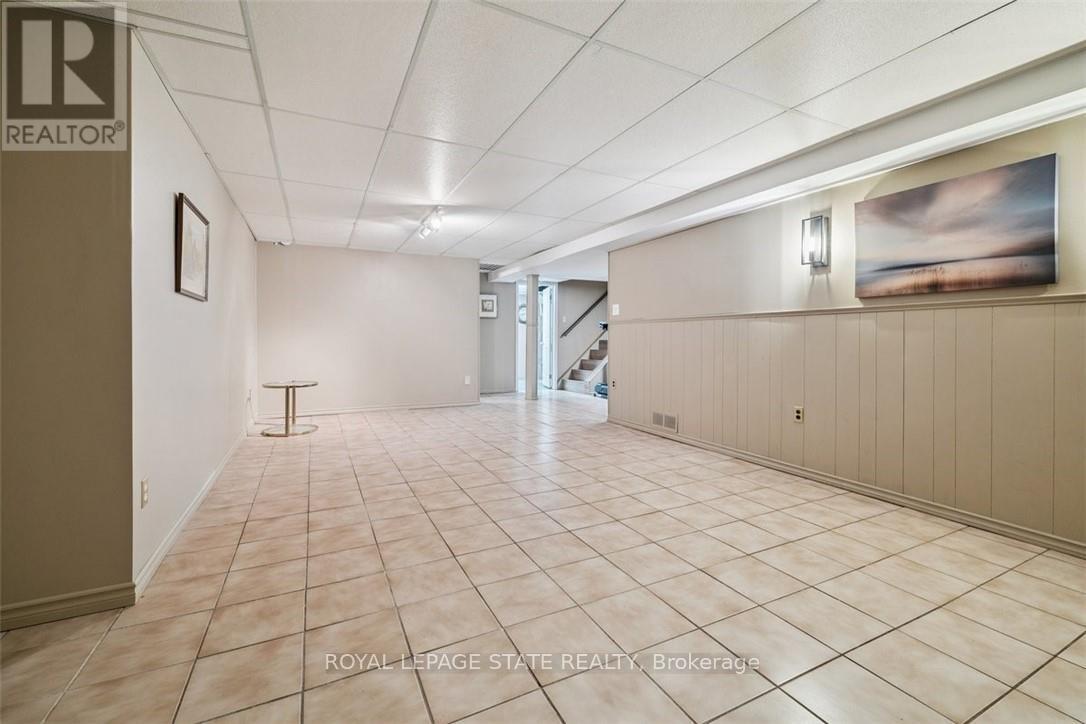 10 Finch Place, Hamilton, Ontario  L9A 5C3 - Photo 32 - X12604026