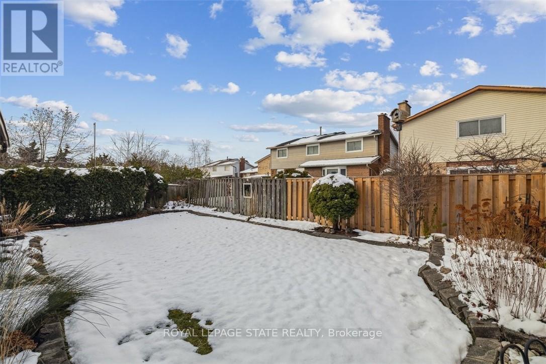 10 Finch Place, Hamilton, Ontario  L9A 5C3 - Photo 35 - X12604026