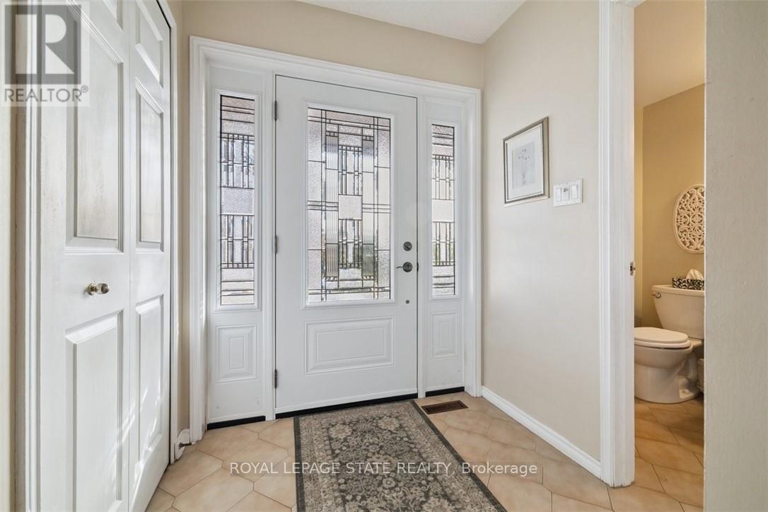 10 Finch Place, Hamilton, Ontario  L9A 5C3 - Photo 4 - X12604026