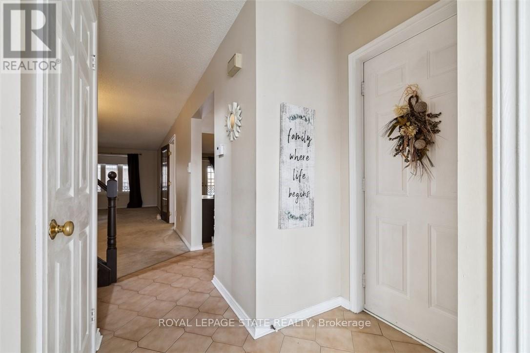 10 Finch Place, Hamilton, Ontario  L9A 5C3 - Photo 6 - X12604026