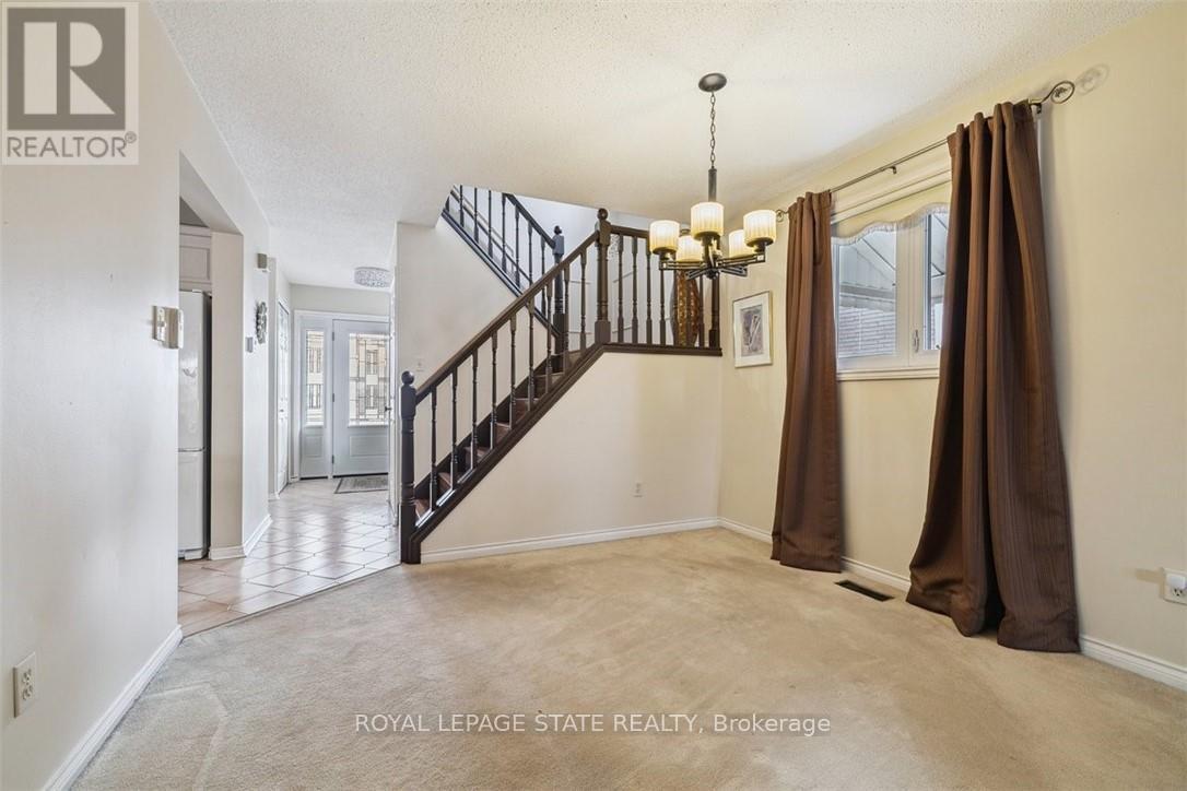 10 Finch Place, Hamilton, Ontario  L9A 5C3 - Photo 7 - X12604026