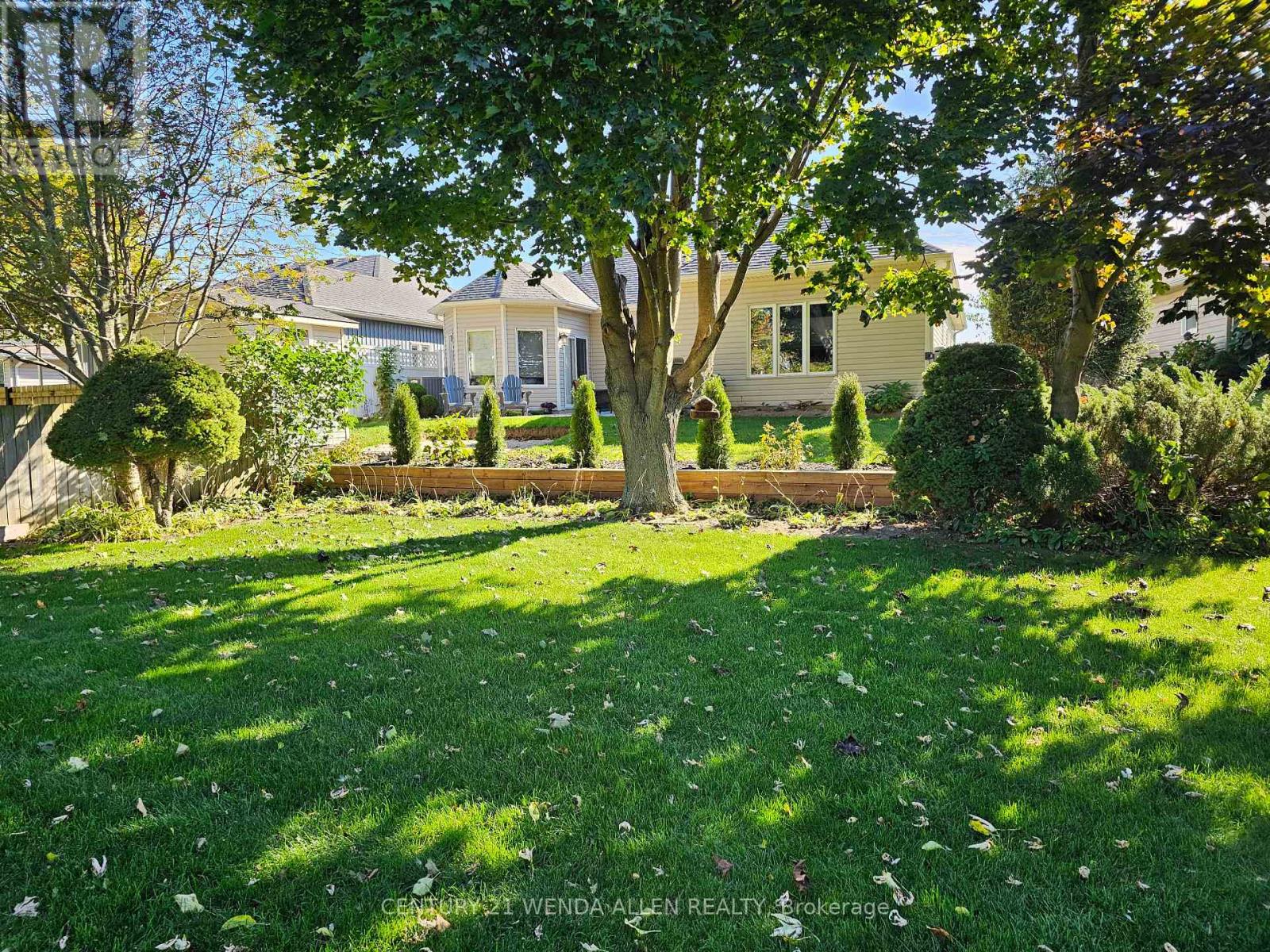 55 Penetangore Row S, Huron-Kinloss, Ontario  N2Z 2L8 - Photo 4 - X12604084