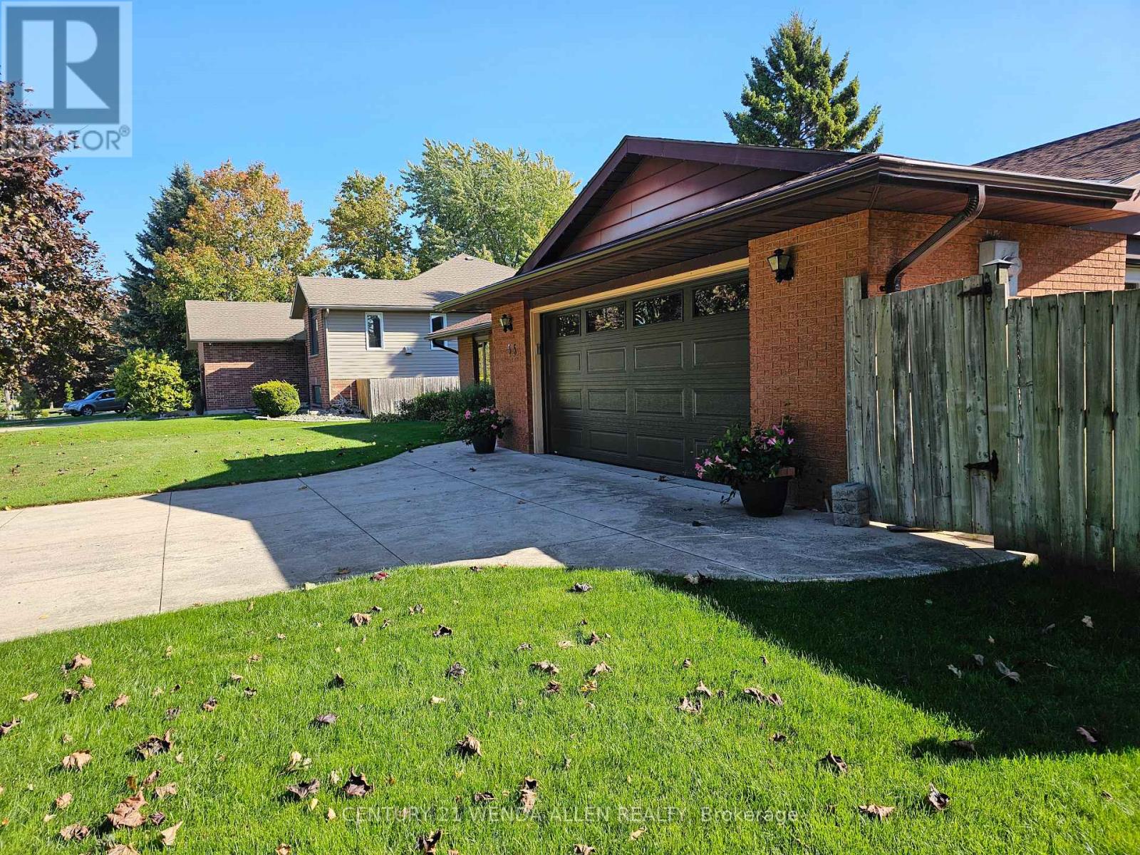 55 Penetangore Row S, Huron-Kinloss, Ontario  N2Z 2L8 - Photo 6 - X12604084