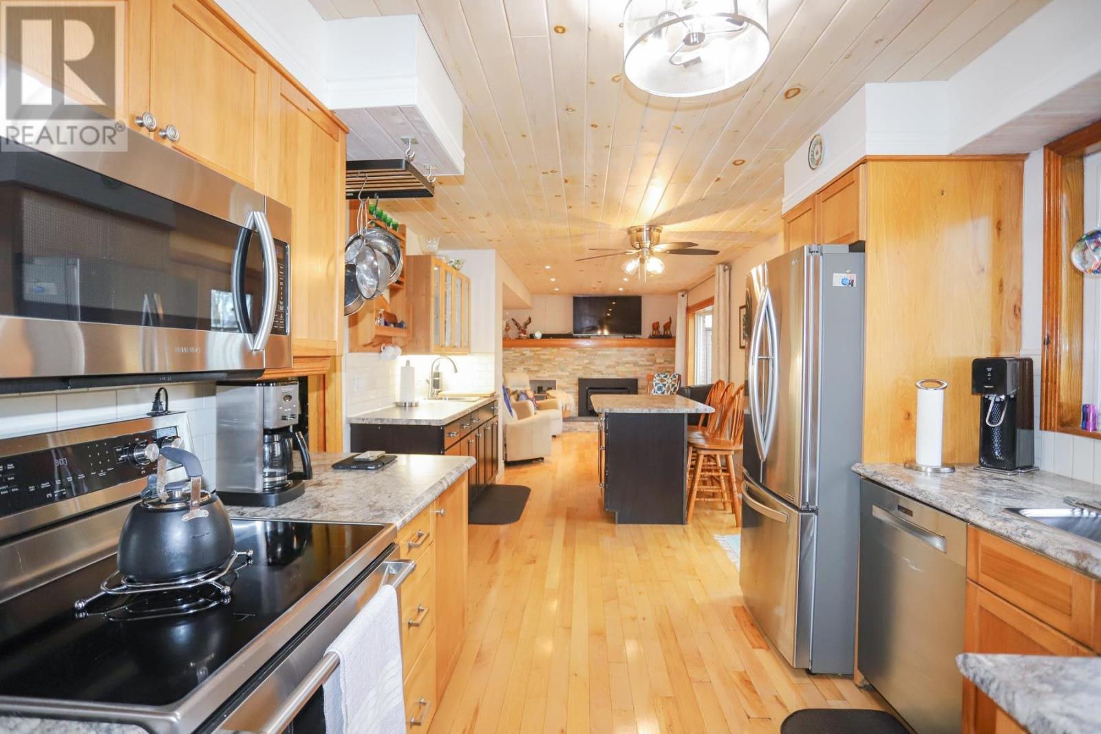 1406 Littleton St, Richards Landing, Ontario P0R 1J0 - Photo 22 - SM253304