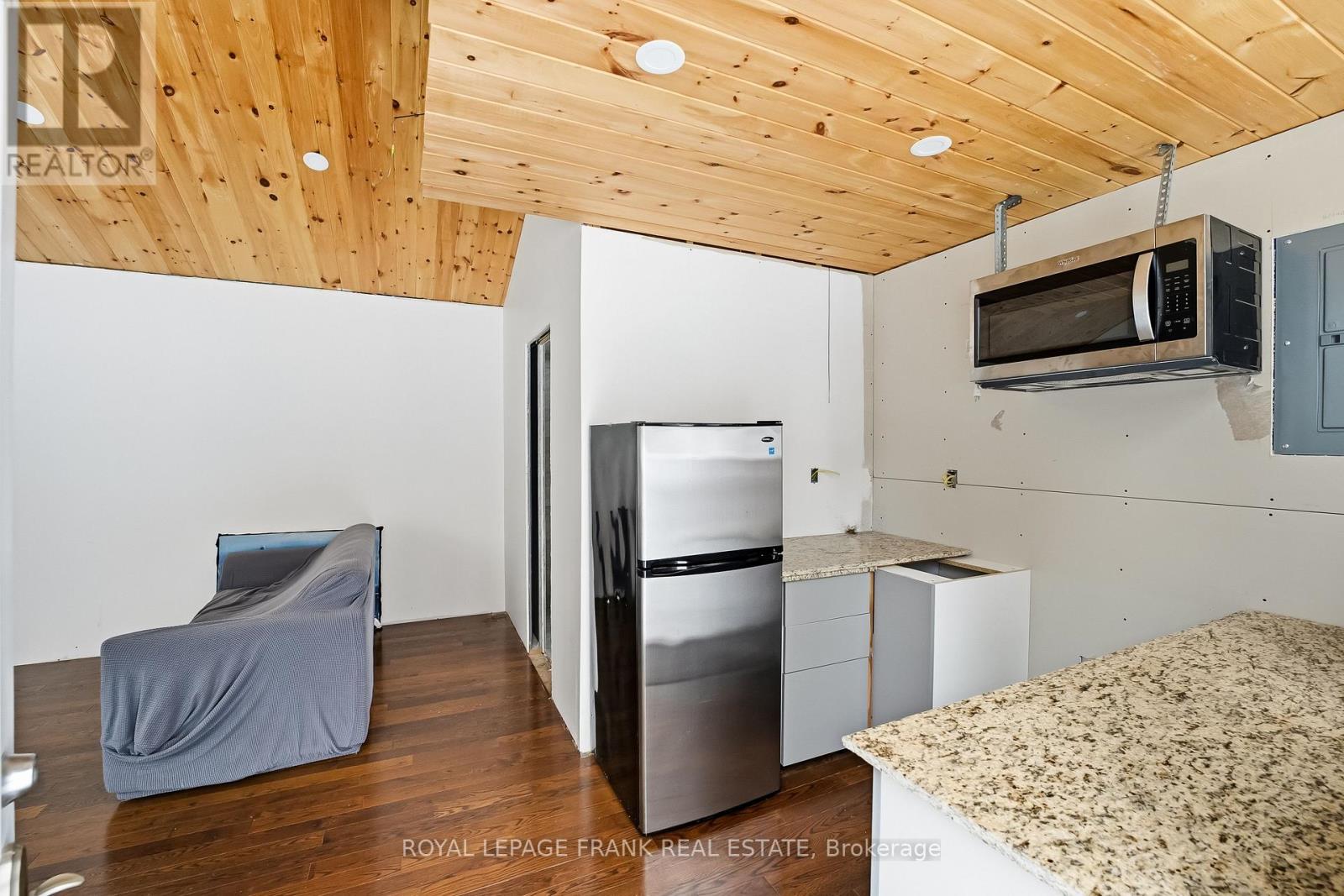 337 Kennedy Drive, Trent Lakes, Ontario  K0M 1A0 - Photo 19 - X12604140