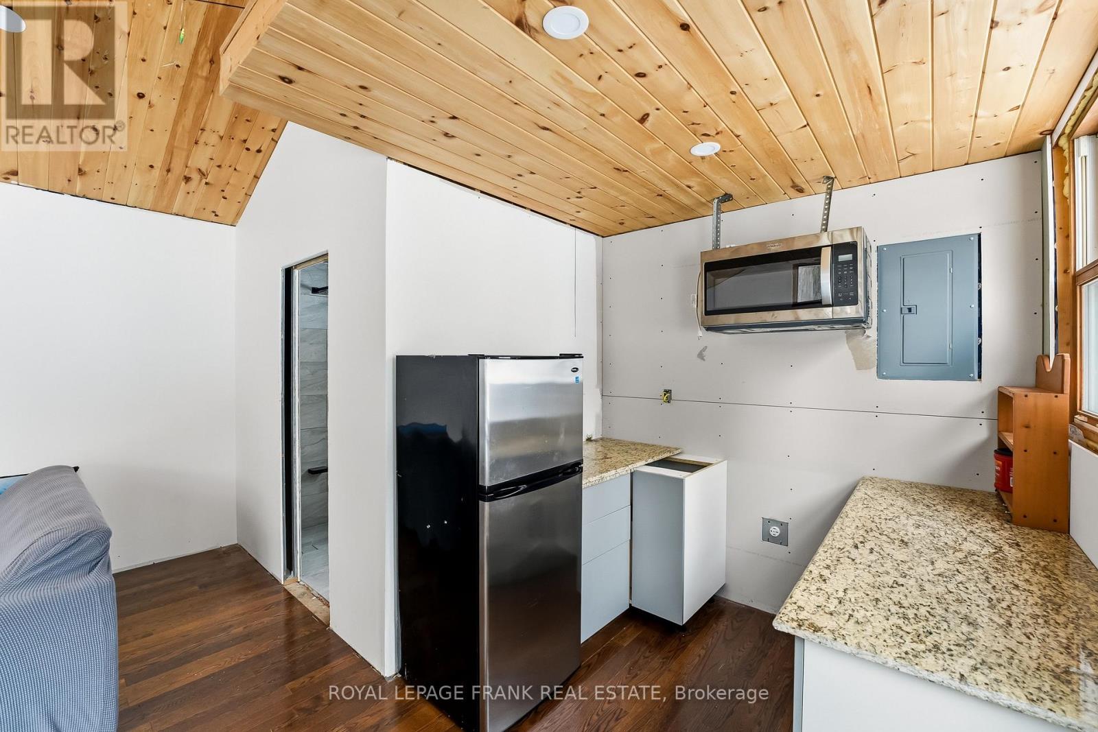 337 Kennedy Drive, Trent Lakes, Ontario  K0M 1A0 - Photo 25 - X12604140