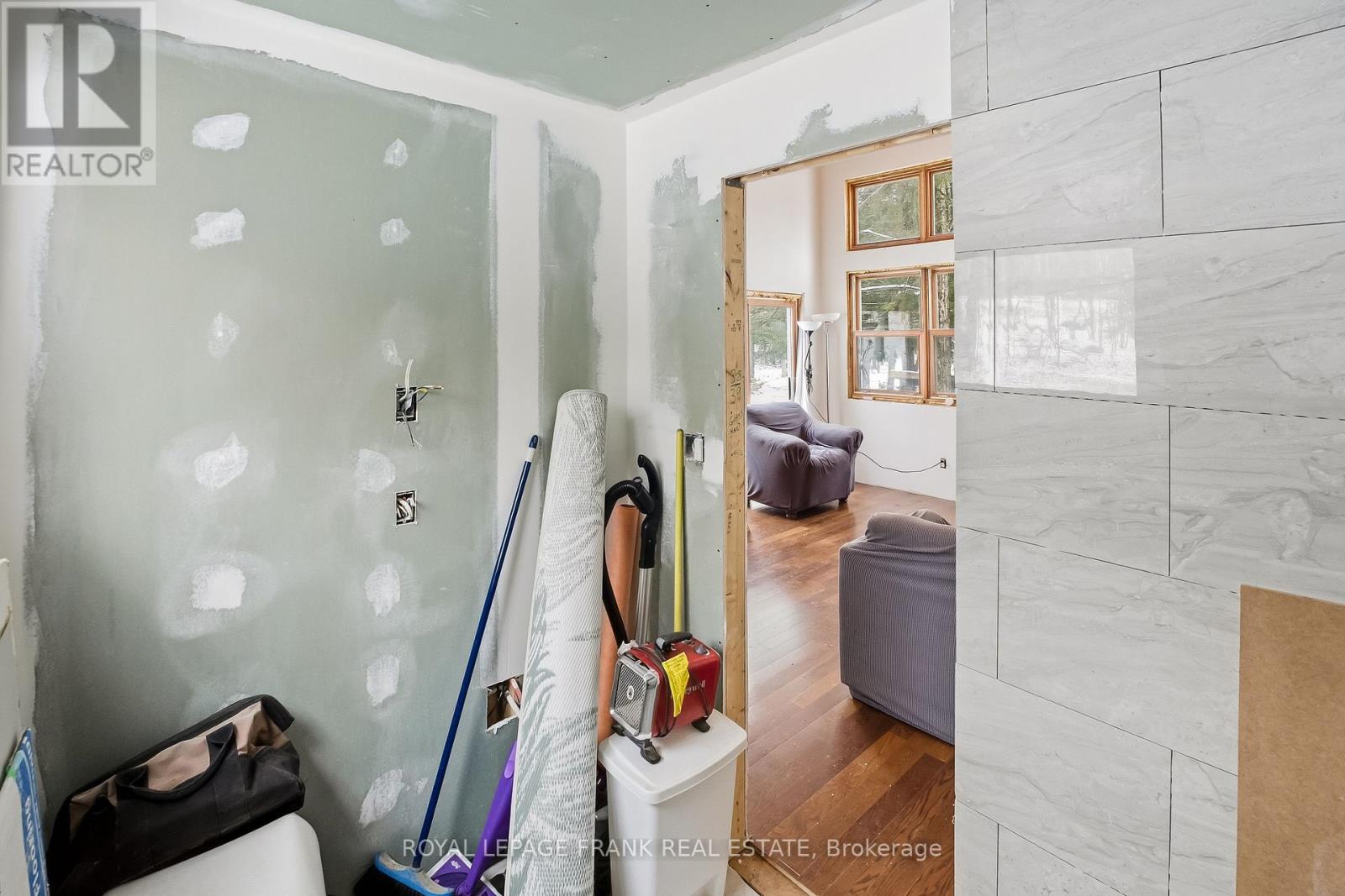 337 Kennedy Drive, Trent Lakes, Ontario  K0M 1A0 - Photo 31 - X12604140