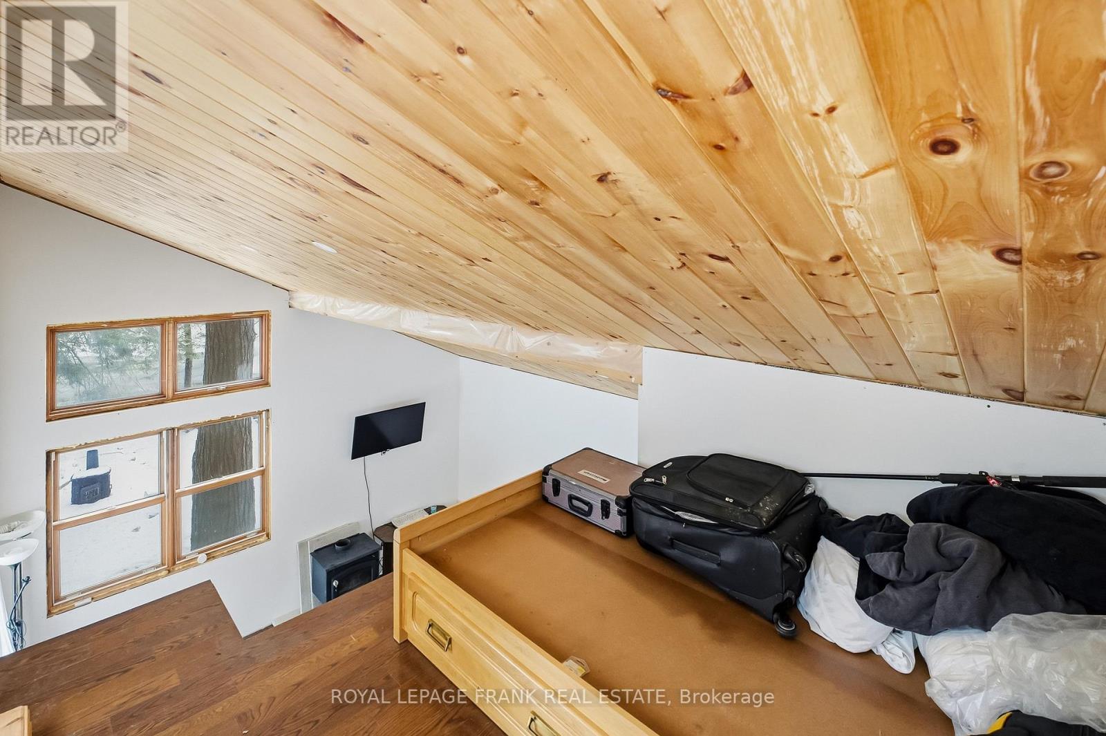 337 Kennedy Drive, Trent Lakes, Ontario  K0M 1A0 - Photo 35 - X12604140