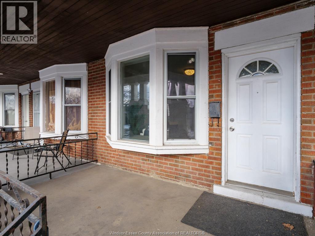 1424 Wyandotte Street West, Windsor, Ontario  N9B 1H4 - Photo 3 - 25031150
