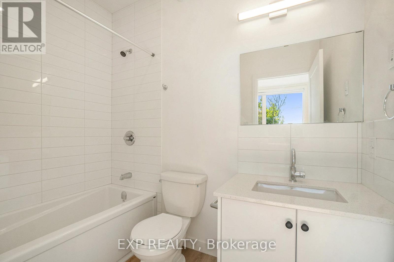 202 - 255 Castor Street, Russell, Ontario  K4R 0M2 - Photo 13 - X12604144