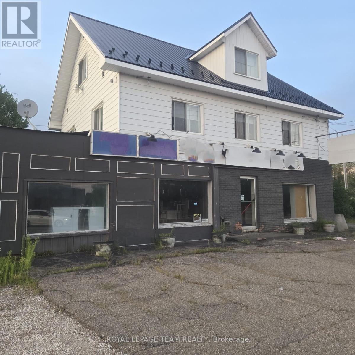 2 Mohns Avenue, Petawawa, Ontario  K8H 2G4 - Photo 3 - X12604238