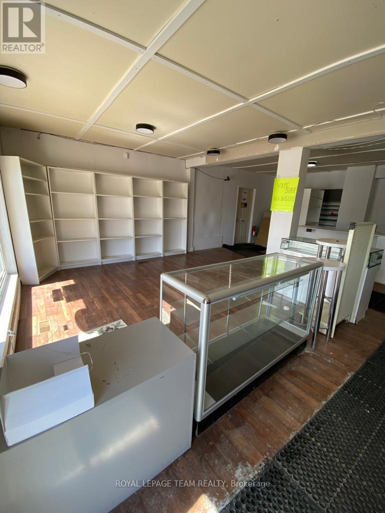 2 Mohns Avenue, Petawawa, Ontario  K8H 2G4 - Photo 5 - X12604238