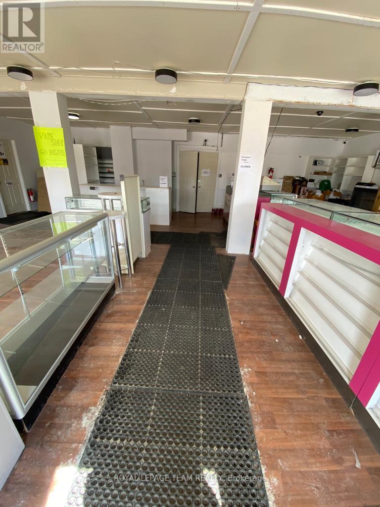 2 Mohns Avenue, Petawawa, Ontario  K8H 2G4 - Photo 6 - X12604238