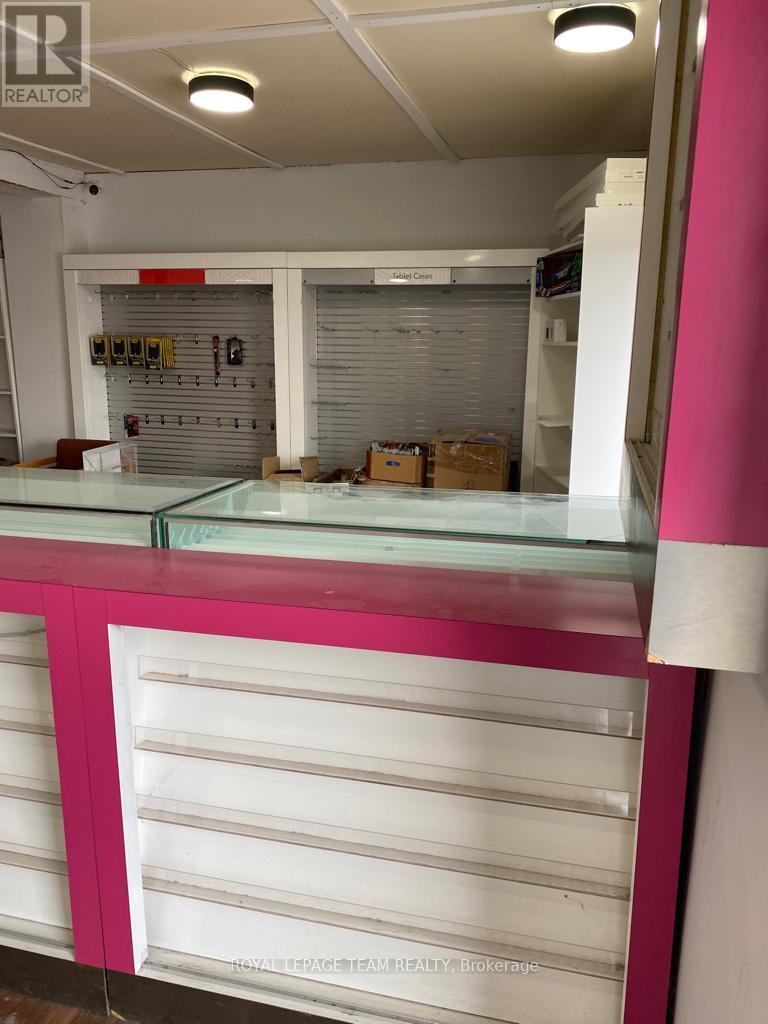 2 Mohns Avenue, Petawawa, Ontario  K8H 2G4 - Photo 7 - X12604238