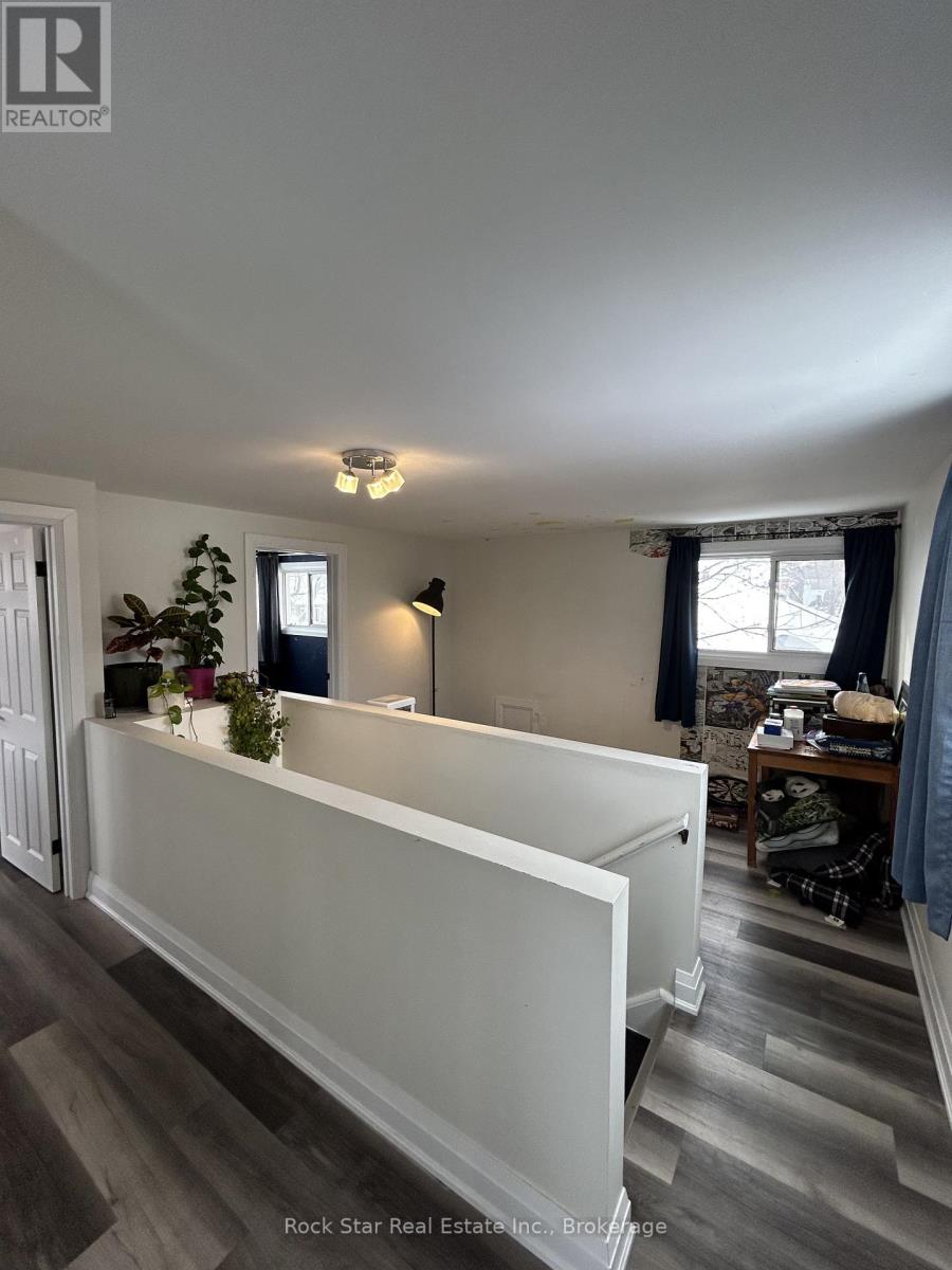 30 West 1st Street, Hamilton (Bonnington), Ontario  L9C 3B8 - Photo 10 - X12604206