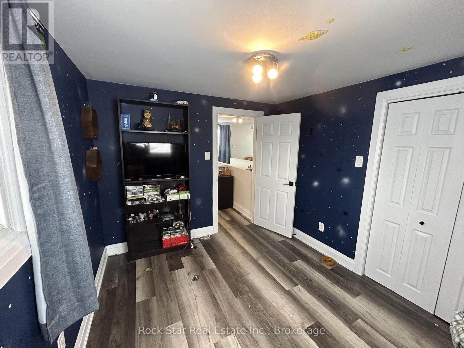 30 West 1st Street, Hamilton (Bonnington), Ontario  L9C 3B8 - Photo 16 - X12604206