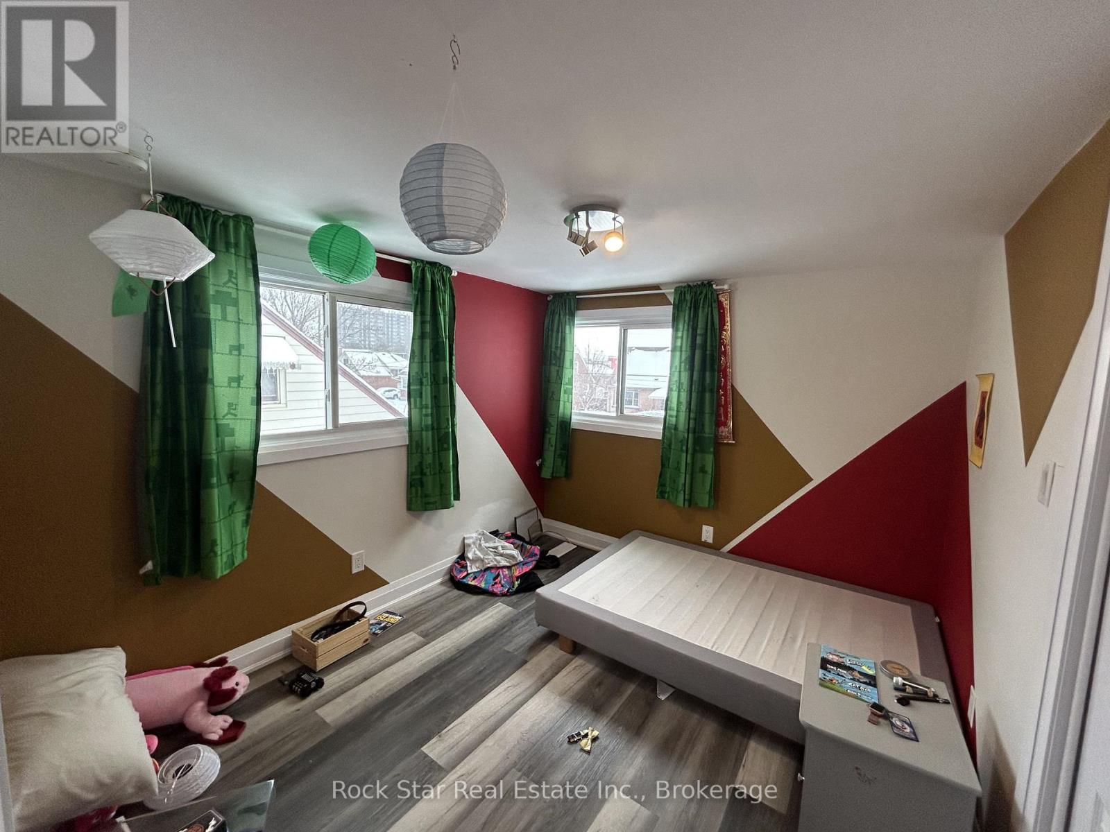 30 West 1st Street, Hamilton (Bonnington), Ontario  L9C 3B8 - Photo 17 - X12604206