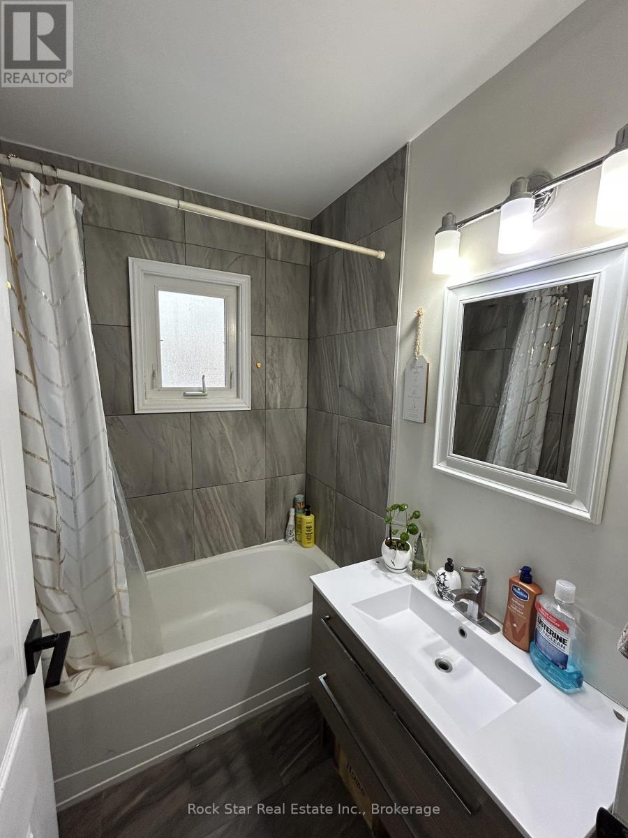 30 West 1st Street, Hamilton (Bonnington), Ontario  L9C 3B8 - Photo 5 - X12604206