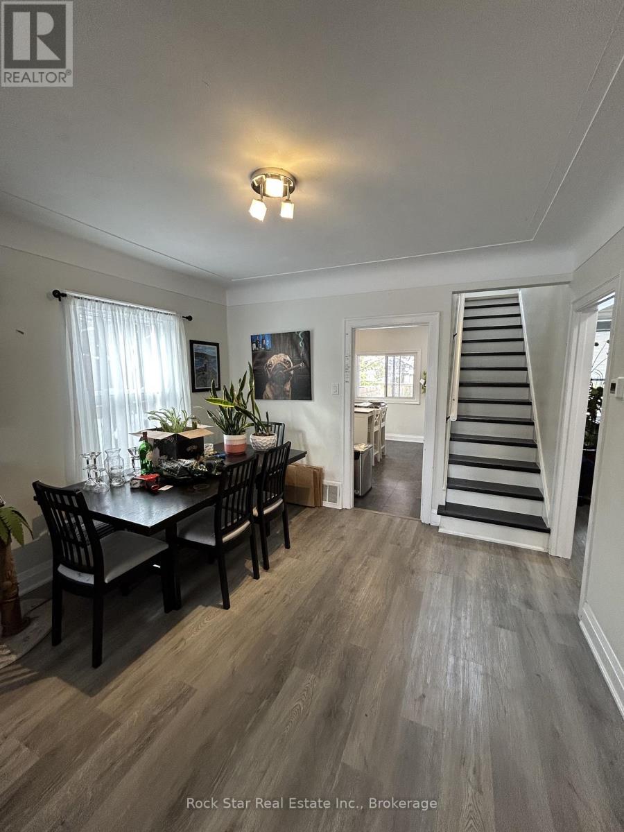 30 West 1st Street, Hamilton (Bonnington), Ontario  L9C 3B8 - Photo 7 - X12604206